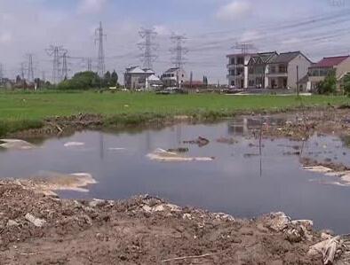 The soil is "poisoned" and stinks. Residents nearby feel dizzy and vomit.